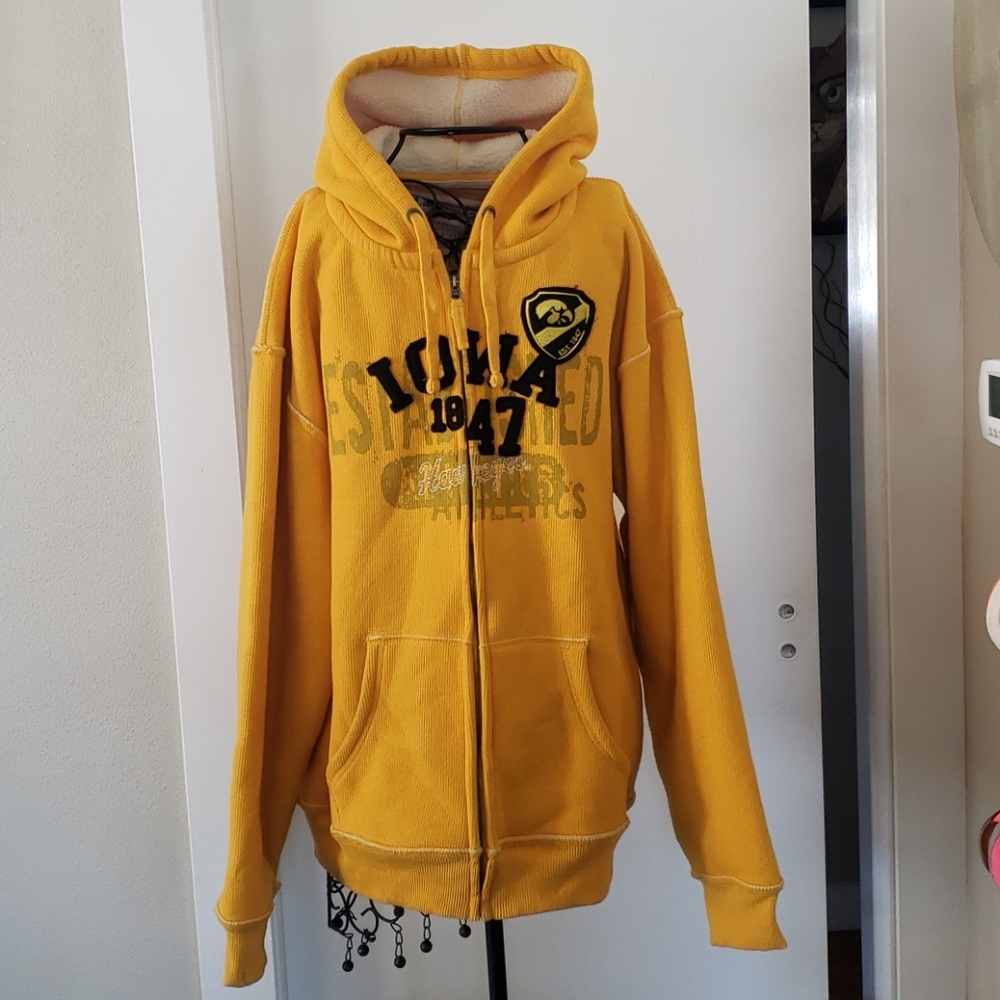 Mens XL Iowa Hawkeyes swearshirt